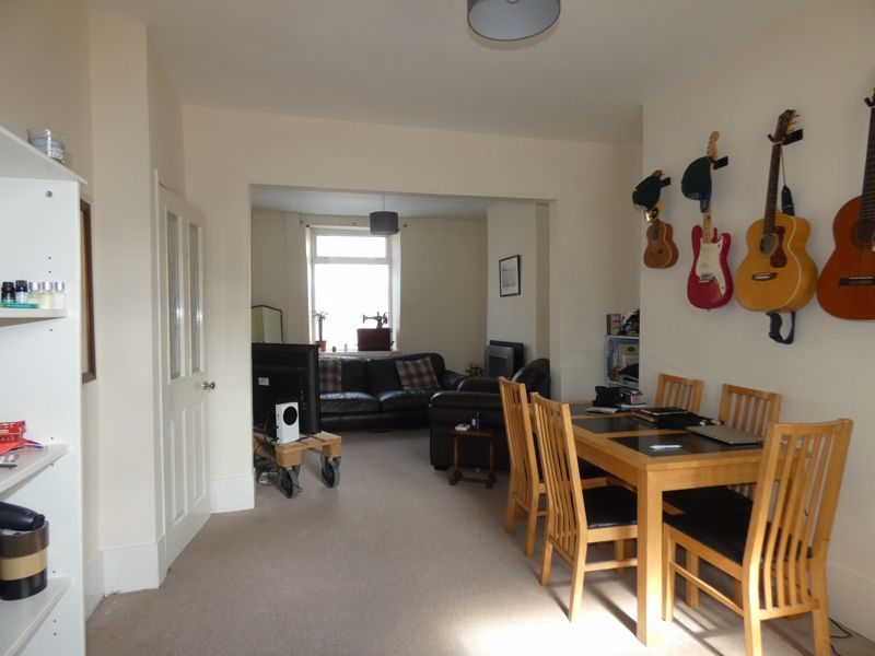 Lounge/Diner- click for photo gallery